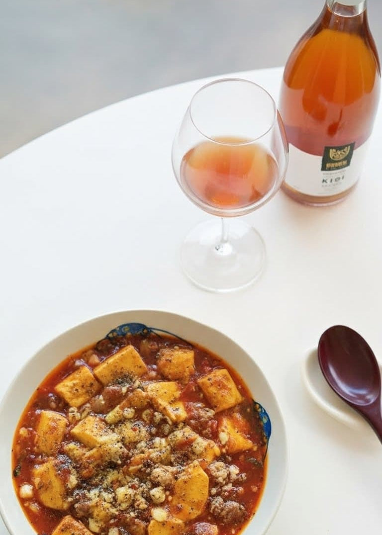 Binekhiのオレンジワインと合う中華料理の食卓