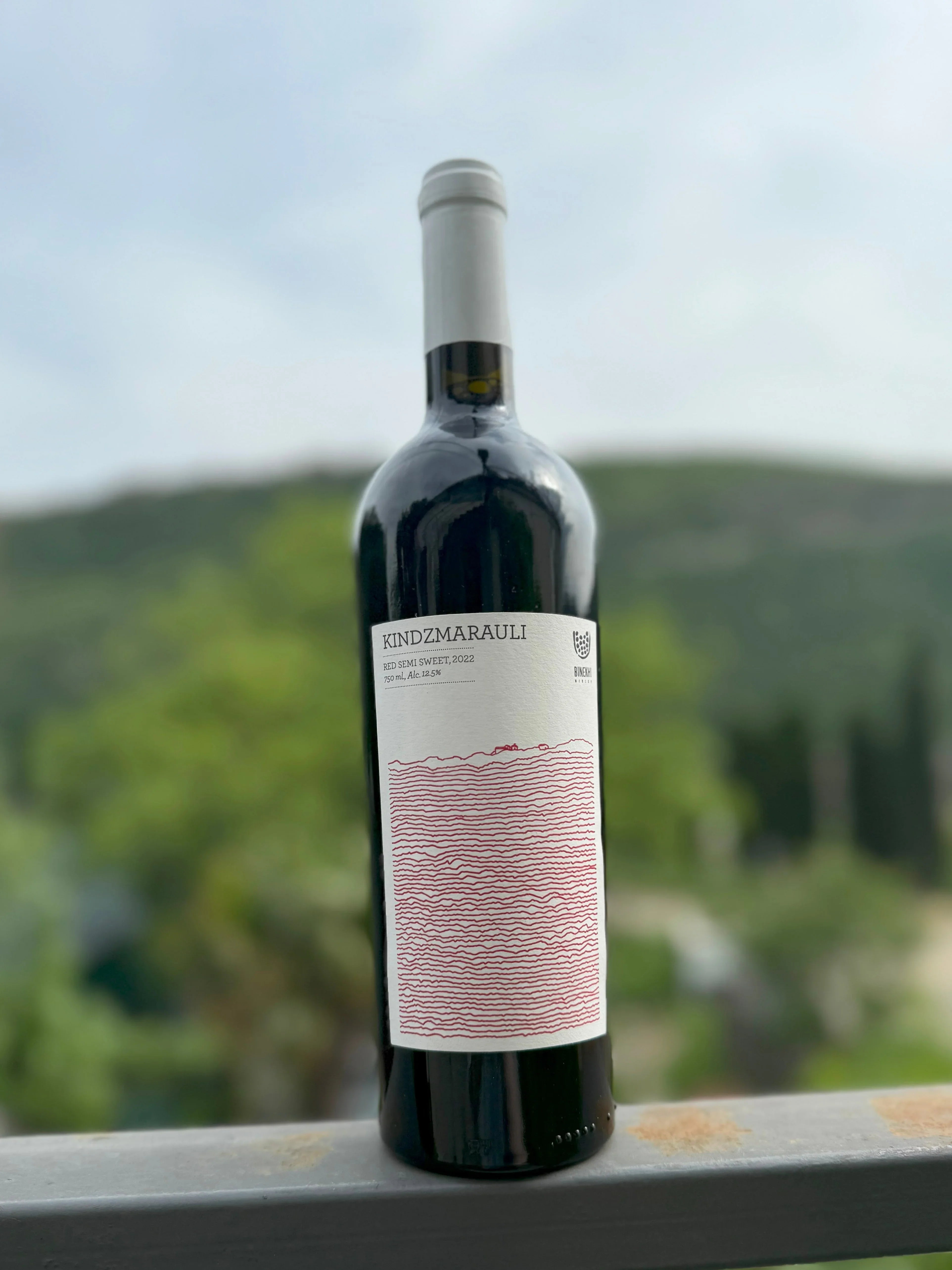 キンズマラウリ サペラヴィ 2022 甘口セミスート｜Binekhi Winery
