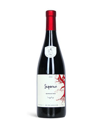 サペラヴィ品種のジョージアワインのボトル